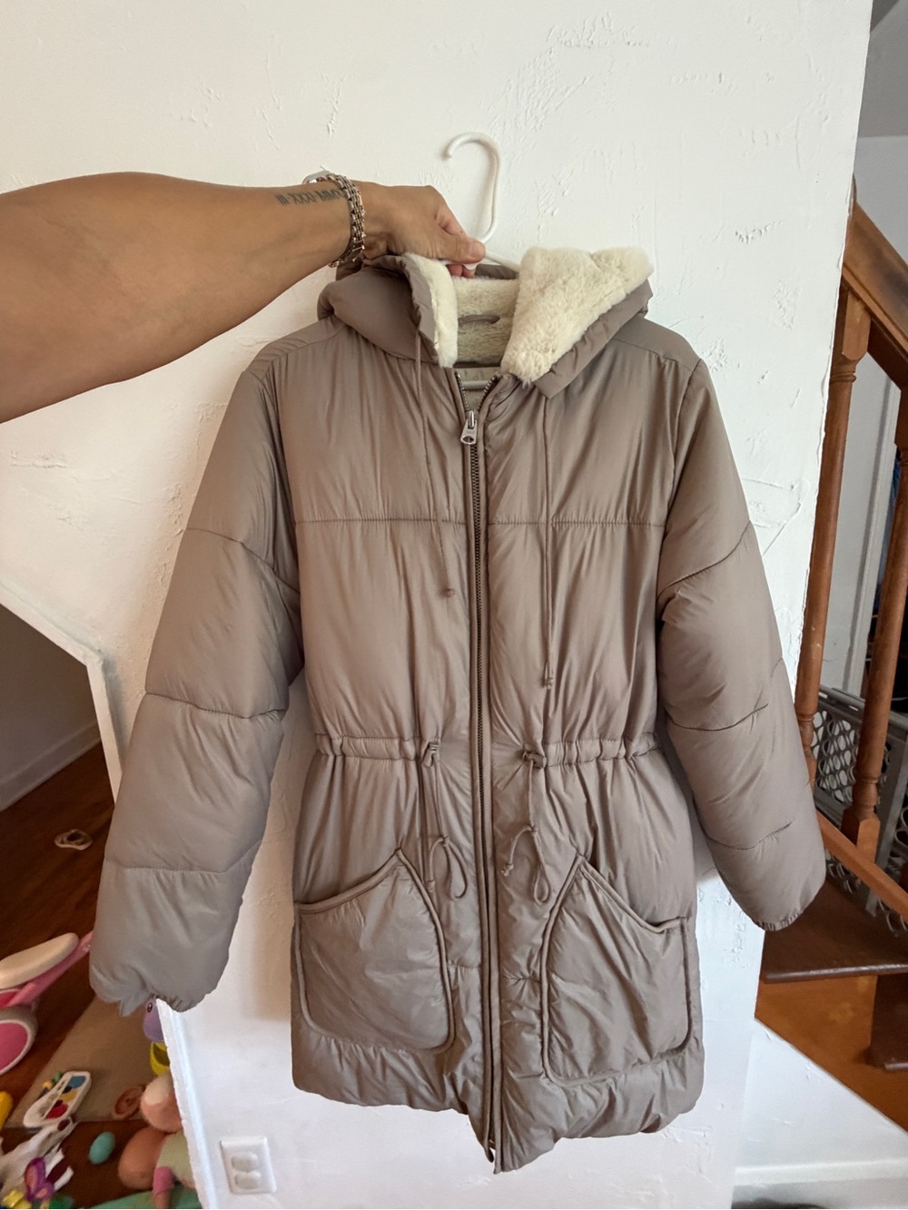 Abercrombie Women's Taupe Hooded Puffer Coat with Faux fur Lining air cloud